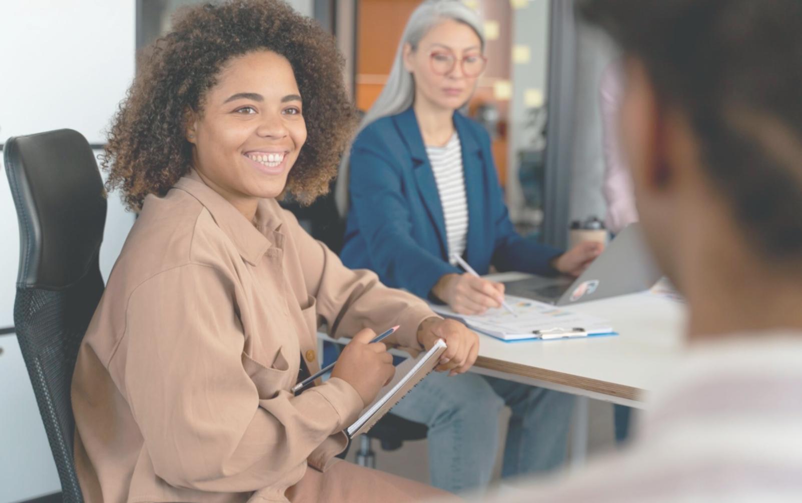 Interaktive Verkaufstraining-Session mit Rollenspielen